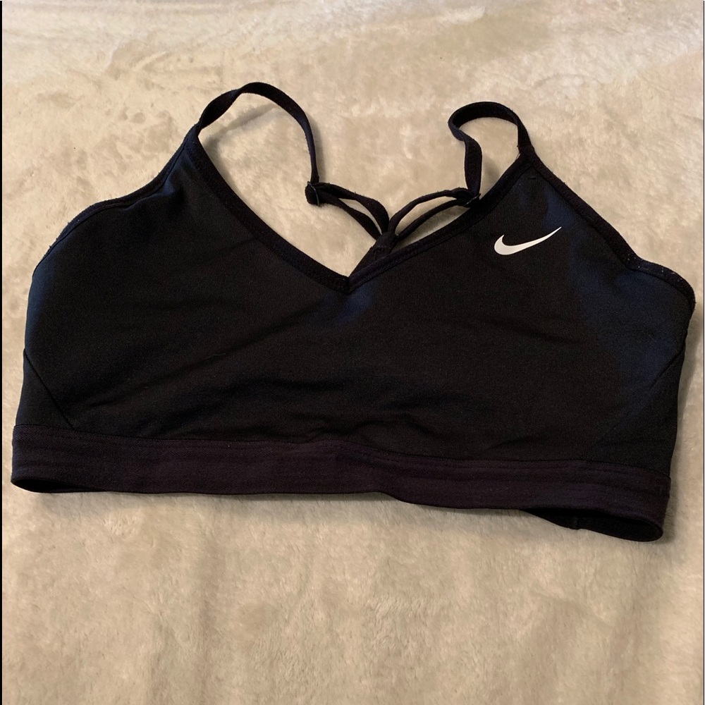 Black nike sports bra